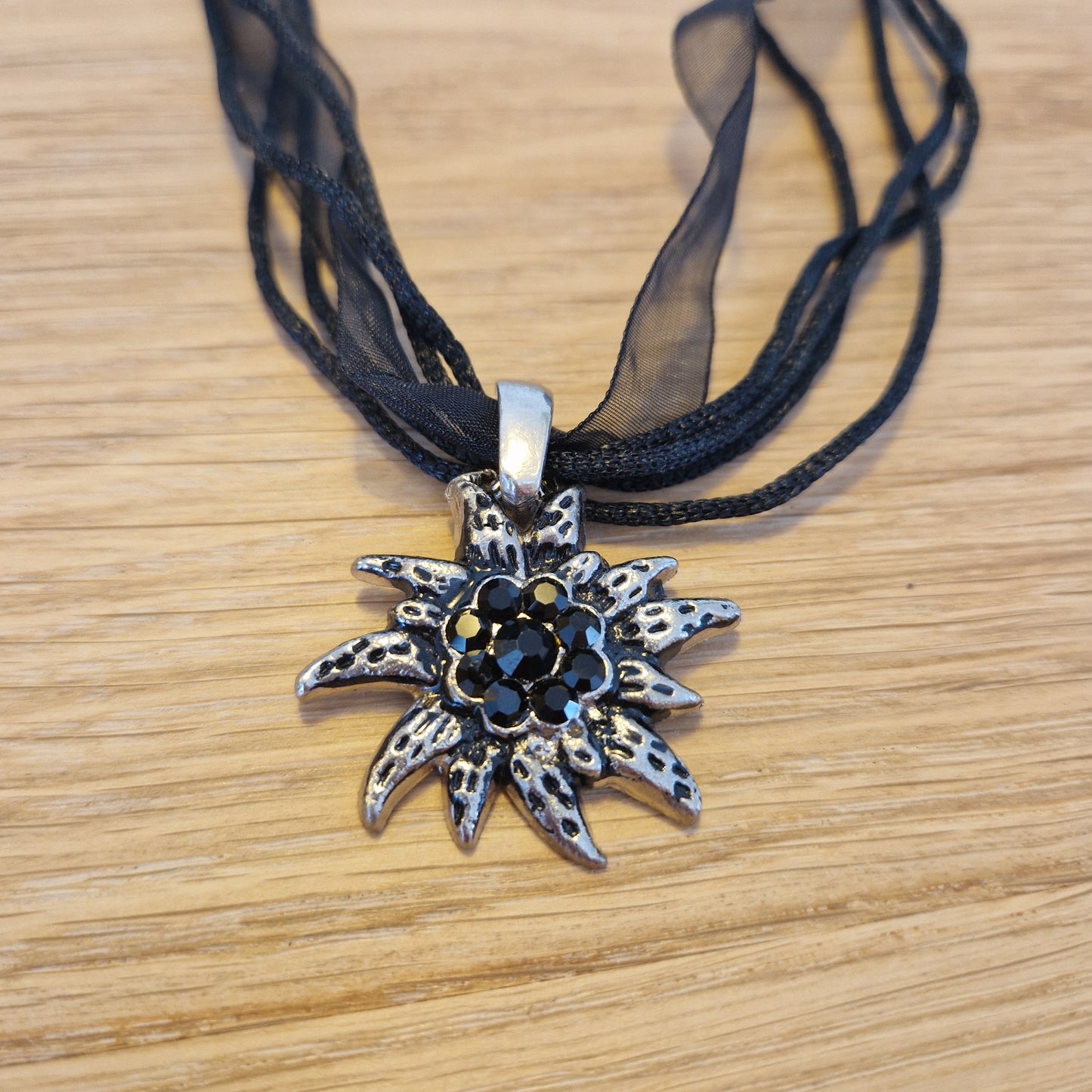 Edelweißkette Schwarz