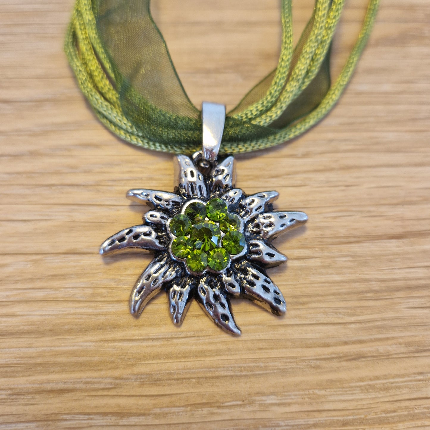 Edelweißkette Grün