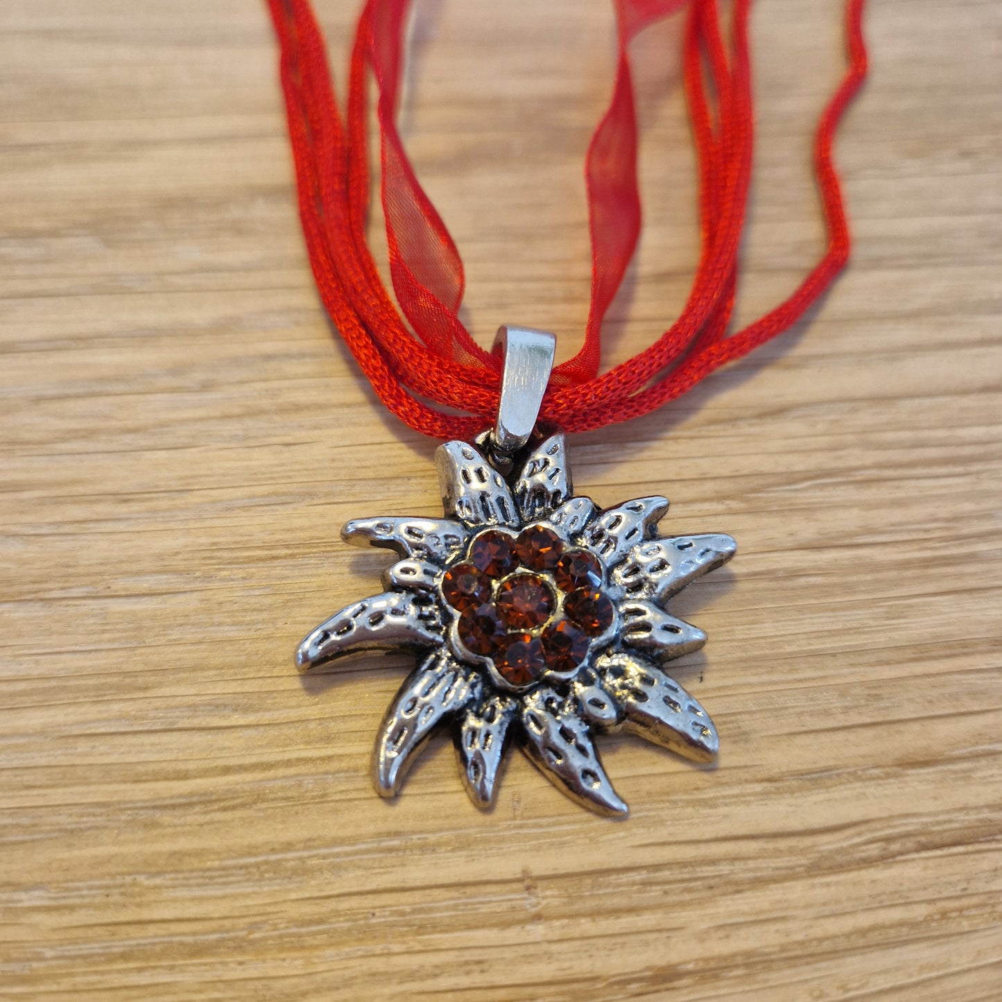 Edelweißkette Rot