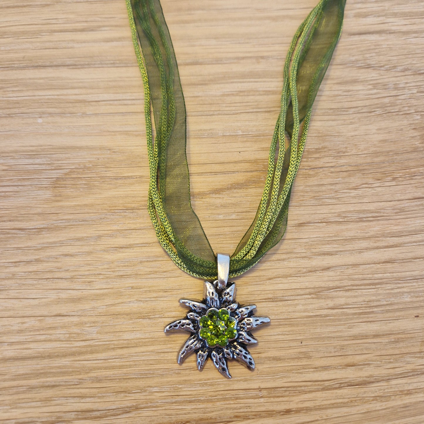 Edelweißkette Grün