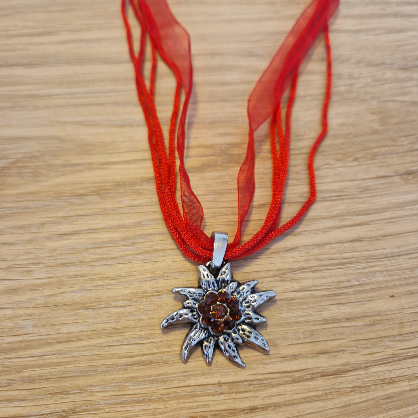 Edelweißkette Rot
