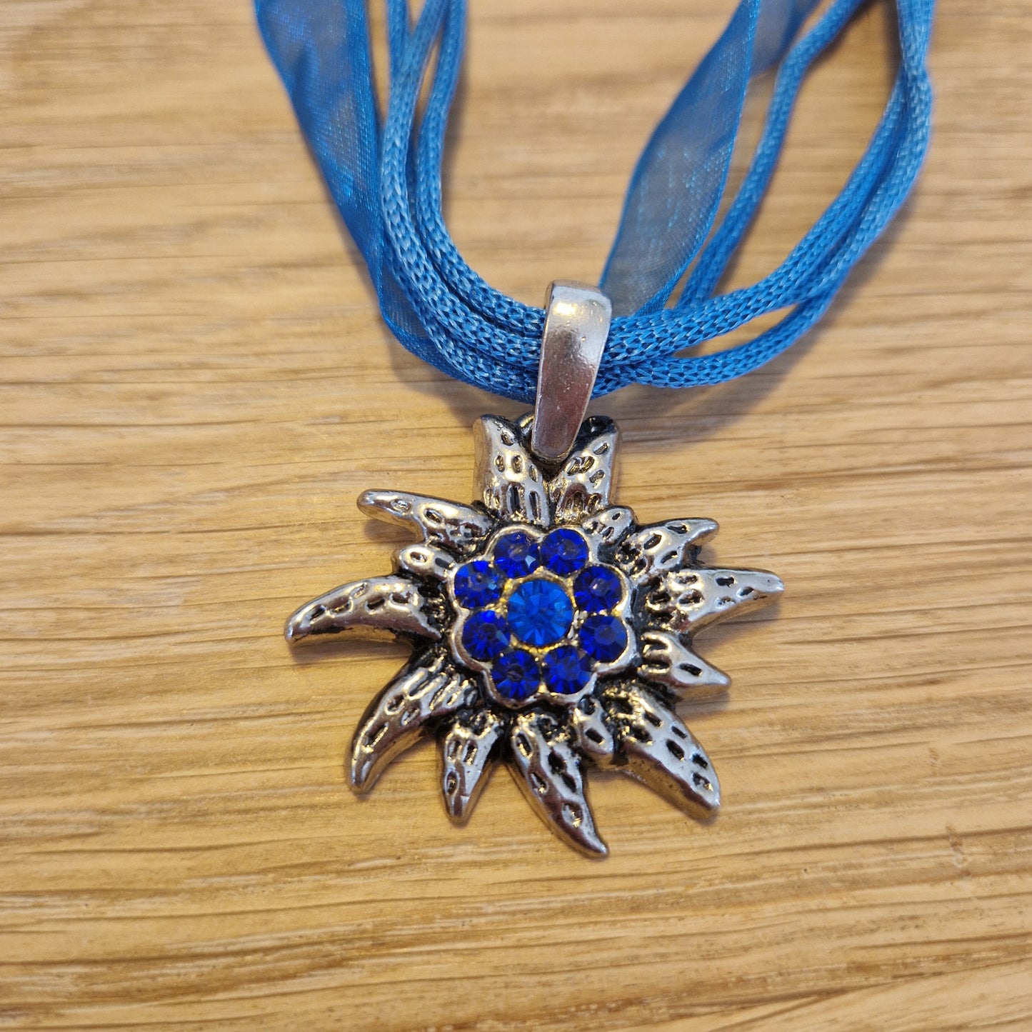 Edelweißkette Blau
