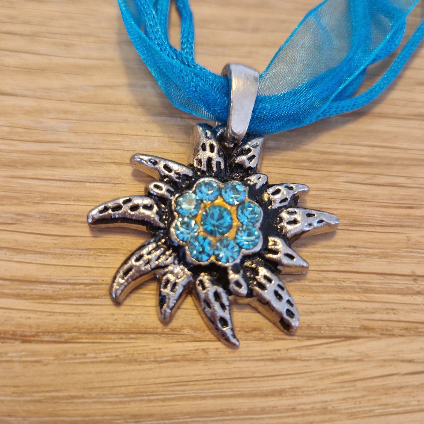 Edelweißkette Türkis