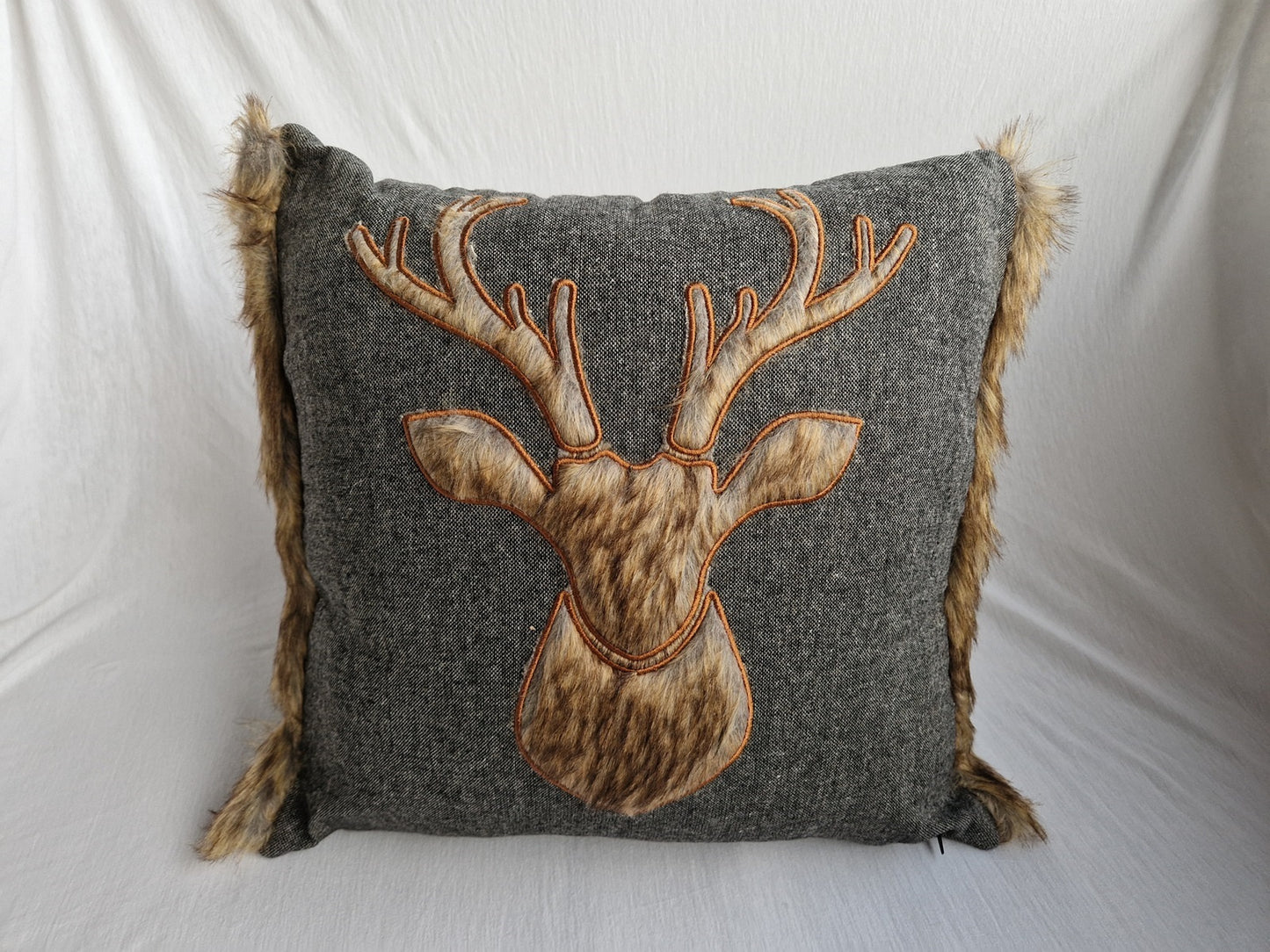 Kissen Kunstfell Hirschkopf